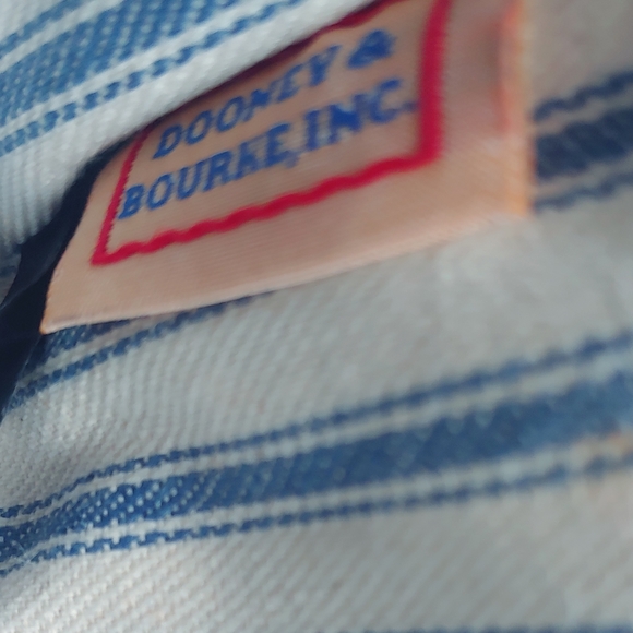 Dooney & Bourke crossbody - Picture 9 of 15